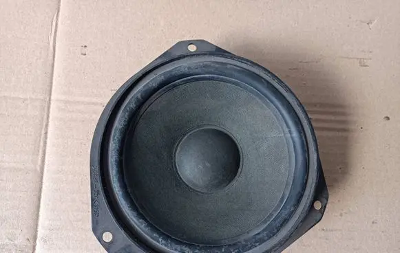 Opel Vectra C Front door speaker 24423552 U12114