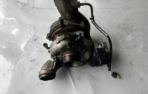 Mercedes-Benz E W212 Turbo 7948776 5016150 6NW009543
