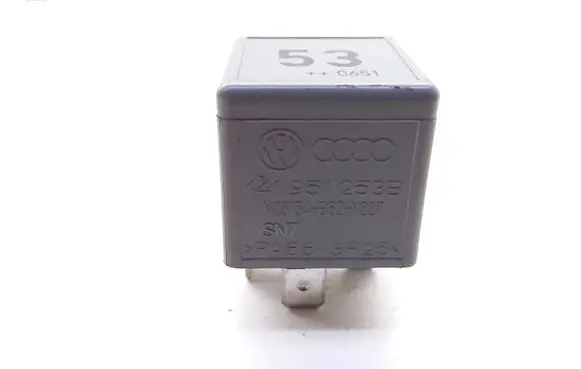 Volkswagen Touran I Other relay 141951253B V23134B52X227