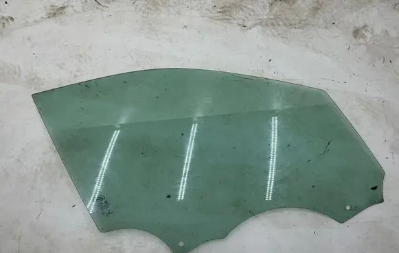 Land Rover Discovery Sport Front door window glass four-door E000090