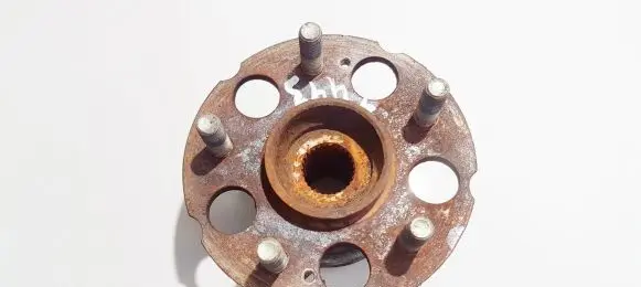 Honda CR-V Rear wheel hub