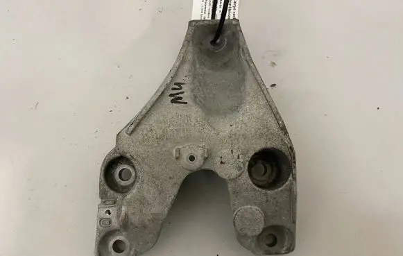 BMW M4 F82 F83 Engine mounting bracket 6789093