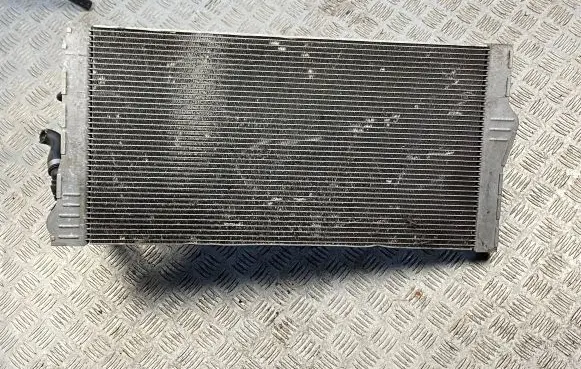 BMW 5 F10 F11 Coolant radiator 8509176 X0008001
