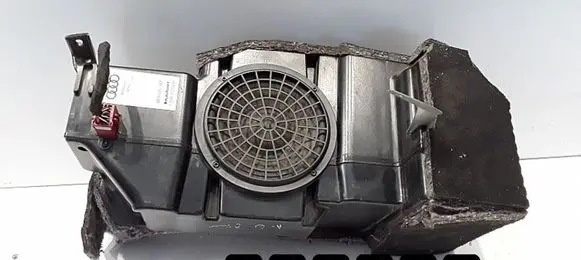Audi A6 S6 C5 4B Front door speaker 382