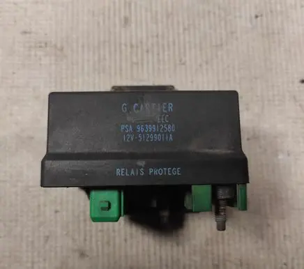 Peugeot 206 Glow plug pre-heat relay 9639912580
