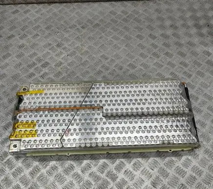 Tesla Model S Hybrid / electric car battery 102095590A 107195400B