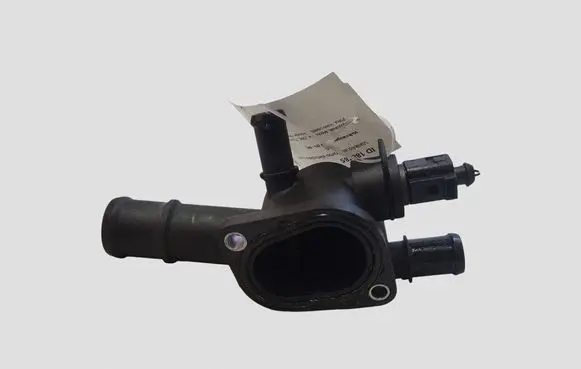 Volkswagen Golf V Engine coolant pipe/hose 038121132D