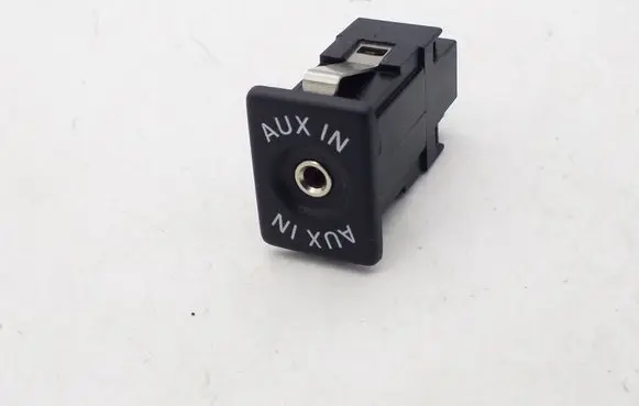 Volkswagen Jetta VI AUX in-socket connector 5M0035724