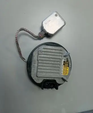 Toyota Sienna XL30 III Headlight ballast module Xenon 8596708020 14J09B