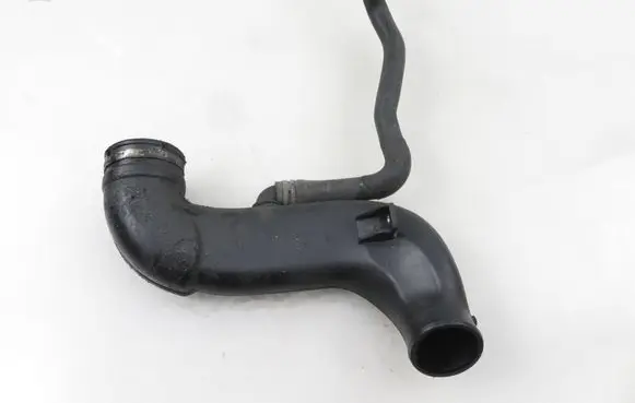 Opel Zafira B Air intake hose/pipe 55561910