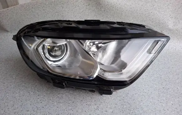 Ford Ecosport Headlight/headlamp GN1513W029JE 25072018