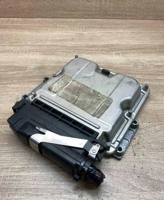 Peugeot 406 Engine control unit/module ECU 9635156580 0281001977 USED