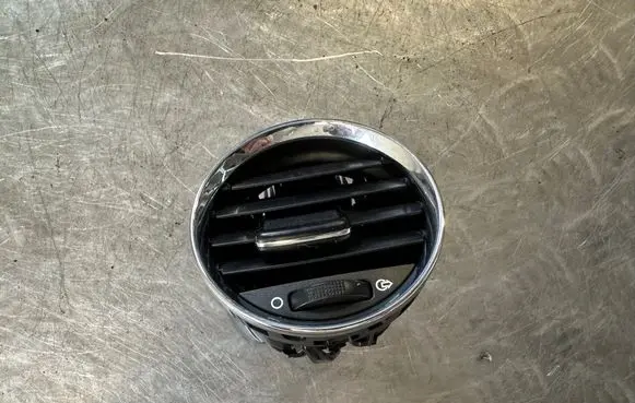 Peugeot 3008 I Dashboard side air vent grill/cover trim 9655994177