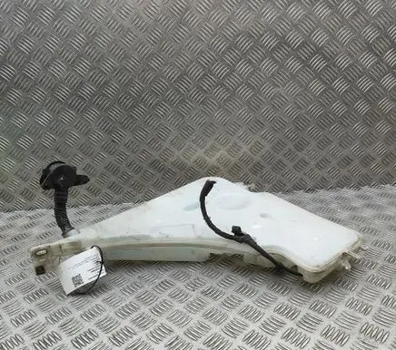 BMW 2 F22 F23 Windshield washer fluid reservoir/tank 7241671