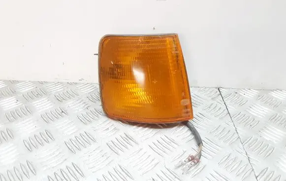 Volkswagen PASSAT B3 Front indicator light 357953050