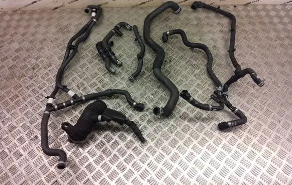 Nissan Juke II F16 Engine coolant pipe/hose 210218083r