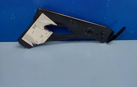 Peugeot 308 Fender mounting bracket 9677006480 770064D