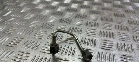 Skoda Rapid (NH) Fuel injector supply line/pipe 