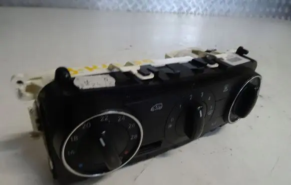 Mercedes-Benz A W169 Climate control unit A1699000900