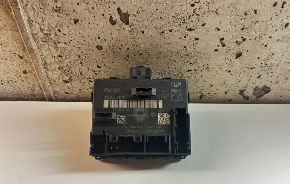 Volkswagen PASSAT B8 Door control unit/module 5Q0959592F