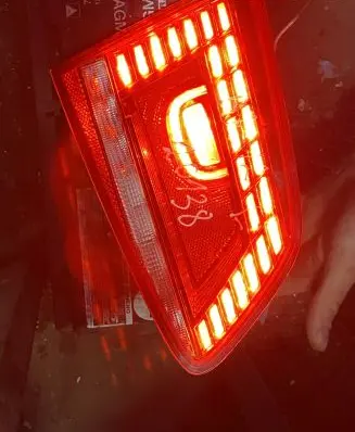 Volkswagen PASSAT B7 Tailgate rear/tail lights