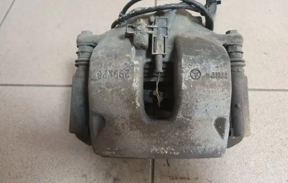 Mercedes-Benz C W204 Front brake caliper