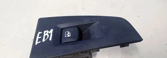 BMW 1 F40 Electric window control switch 7950756