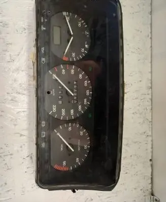 Volkswagen PASSAT B4 Speedometer (instrument cluster) 3A0919033C