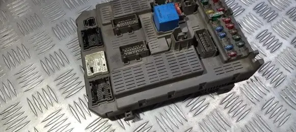 Renault Laguna I Fuse box set 7700427844