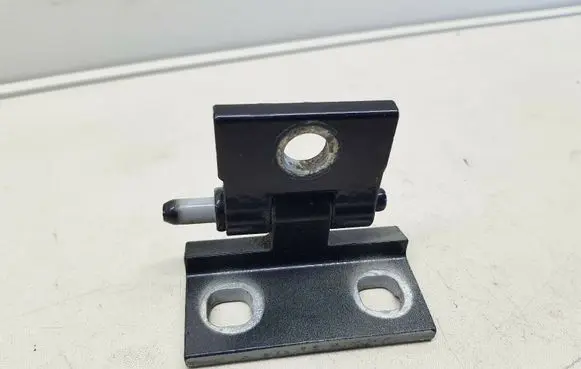 Volvo V70 Front door upper hinge