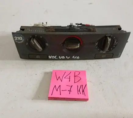 Volvo S40, V40 Central console control unit 3732802