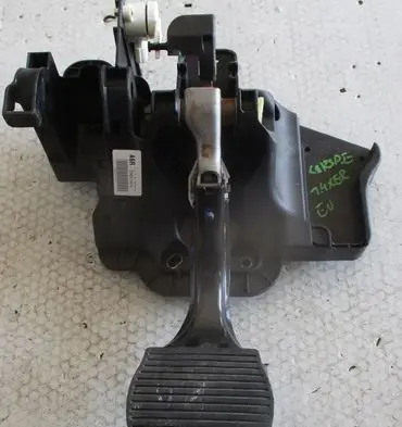 Opel Corsa E Brake pedal
