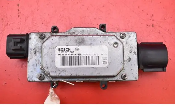 Ford Focus Relay mounting block 1137328567