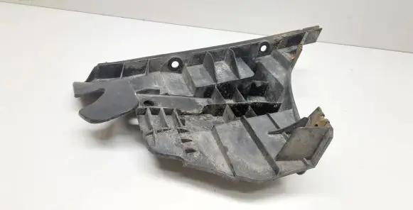 Volvo V70 Front bumper mounting bracket 31265344