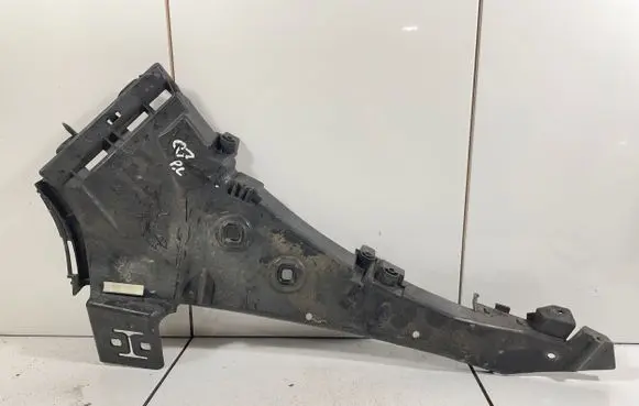 Audi Q7 4L Front bumper mounting bracket 4L0807284