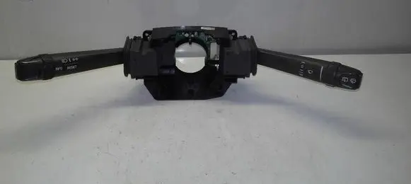 Volvo V70 Wiper control stalk 8666596