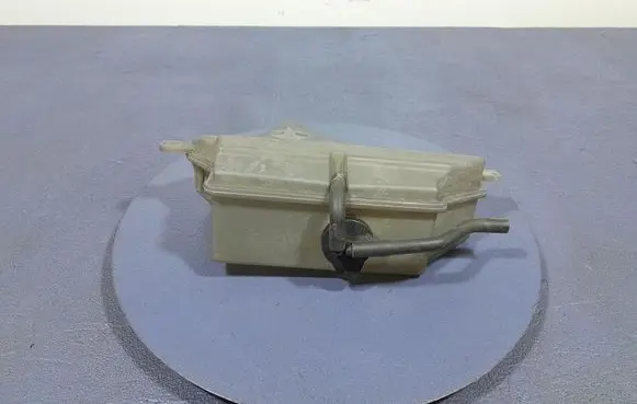 Mazda 3 III Coolant expansion tank/reservoir