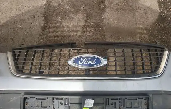 Ford Mondeo MK IV Front grill