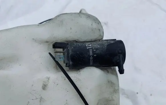 Mazda 626 Windscreen/windshield washer pump 0602103000 060210-3000