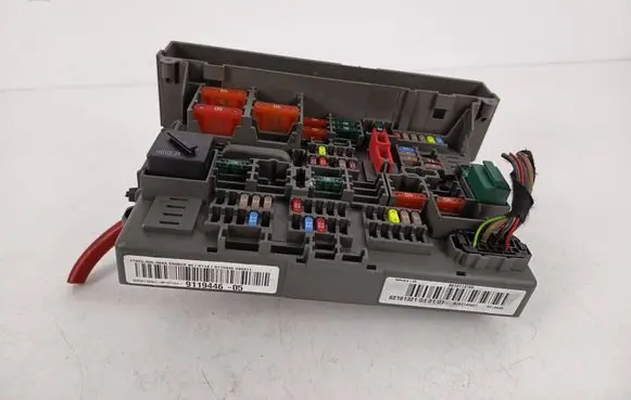 BMW 1 E82 E88 Fuse module 9119446