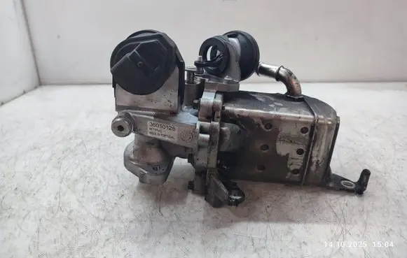 Volvo V40 EGR valve cooler 31370670 36010128