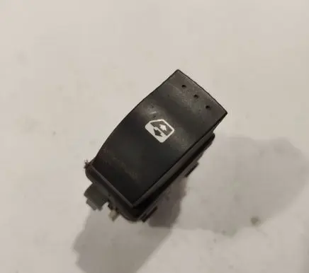 Renault Megane II Electric window control switch 315024A