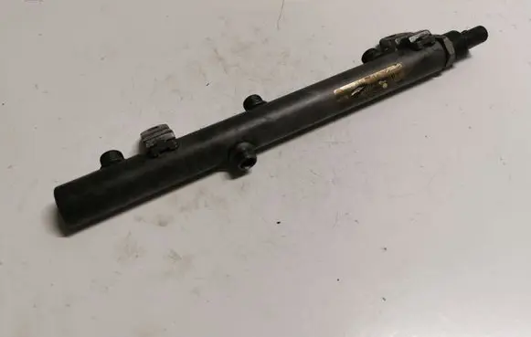 Mercedes-Benz E W211 Fuel main line pipe 0281002504 A6420700695
