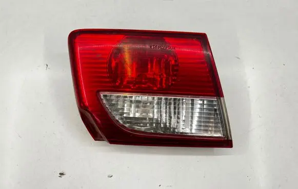 Mazda 626 Tailgate rear/tail lights 22661919