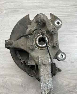 Front wheel hub
