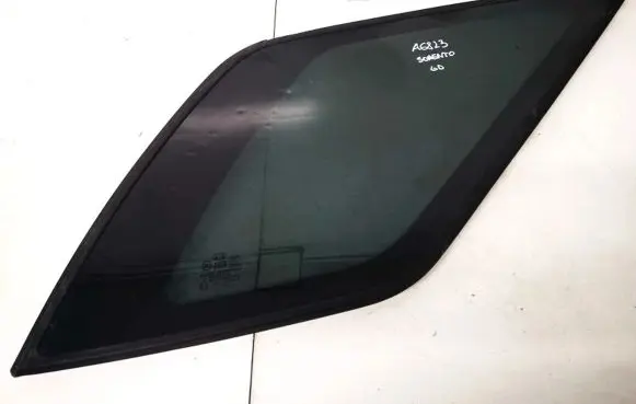 KIA Sorento Rear side window
