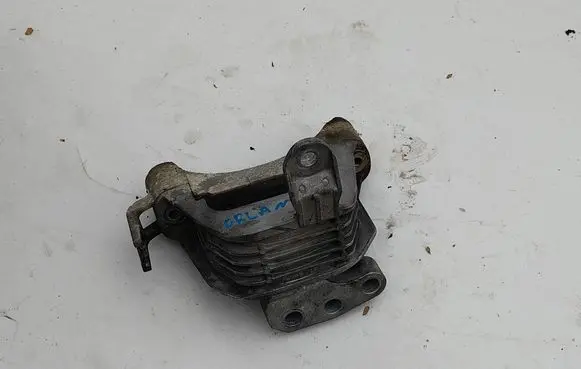 Chevrolet Orlando Engine mounting bracket