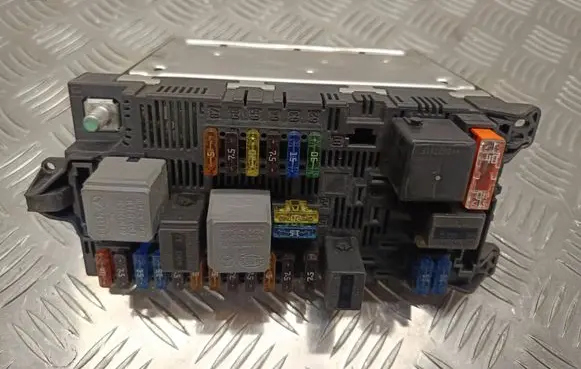 Mercedes-Benz E W211 Fuse module 2115456201