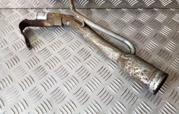 Fuel tank filler neck pipe