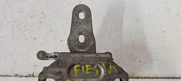 Ford Fiesta Engine mount bracket 